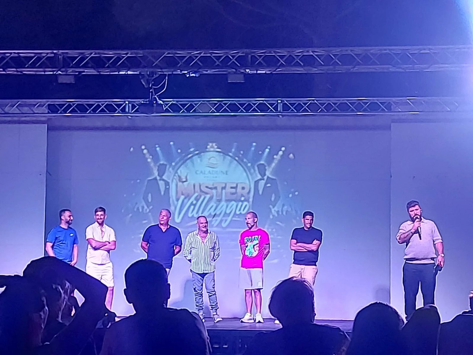 L'animazione sul palco alla sera