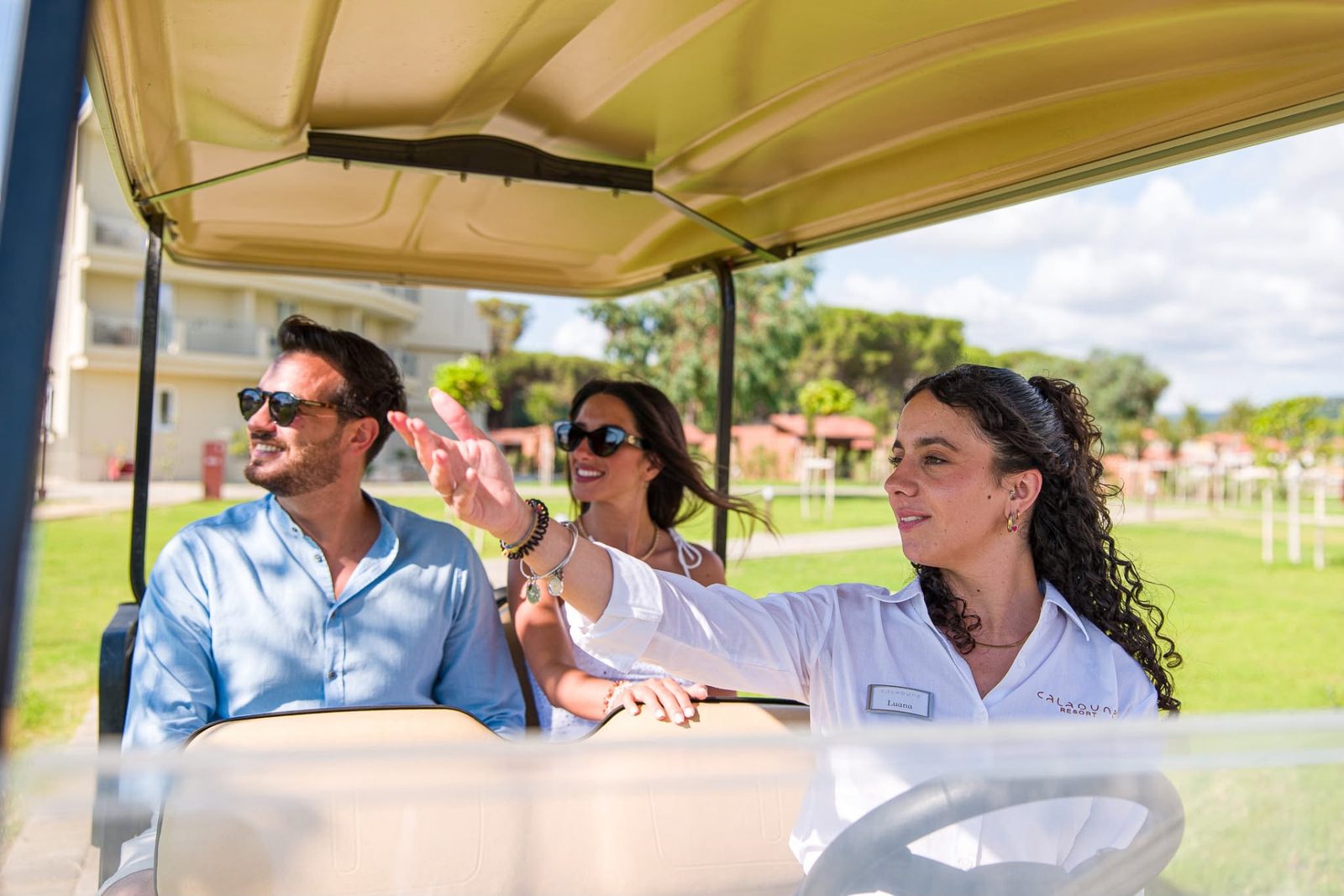 Accoglienza degli ospiti con il golf cart